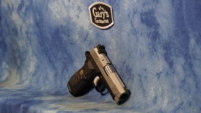 USED WILSON COMBAT EDCX-9 9MM REVERSE TWO TONE - Image 3 of 7