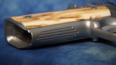 NIGHTHAWK CUSTOM VIP COMMANDER SILVER 38 SUPER WITH MAMMOTH BARK GRIPS - Image 12 of 25