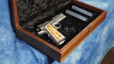 NIGHTHAWK CUSTOM VIP COMMANDER SILVER 38 SUPER WITH MAMMOTH BARK GRIPS - Image 24 of 25