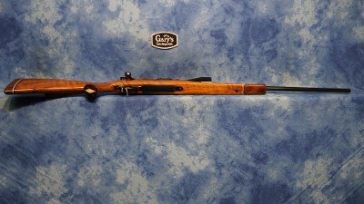 USED WEATHERBY MARK V DELUXE 300 WBY MAG MFG W. GERMANY WITH SCOPE - Image 6 of 10