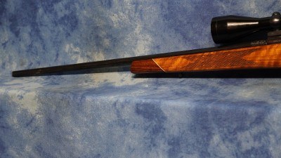USED WEATHERBY MARK V DELUXE 300 WBY MAG MFG W. GERMANY WITH SCOPE - Image 9 of 10