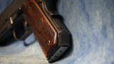 NIGHTHAWK CUSTOM TALON T4 OFFICER'S 9MM HAND STIPPLED RECON RAIL - 9 of 17