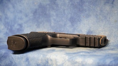 WILSON COMBAT P365XL 2.0 9MM MACRO MODULE FDE SLIDE RMR CUT TUNED - Image 4 of 7