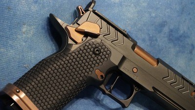 CNC GUNWORKS AKIRA 9MM DLC / ROSE GOLD 4.6
