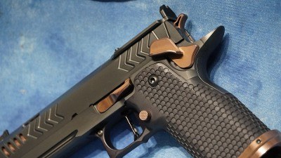 CNC GUNWORKS AKIRA 9MM DLC / ROSE GOLD 4.6