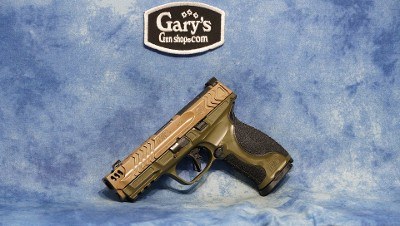 SMITH & WESSON 14438 M&P9 METAL CARRY COMP OD GRN / FDE 4-17 RND MAGS - Image 5 of 5