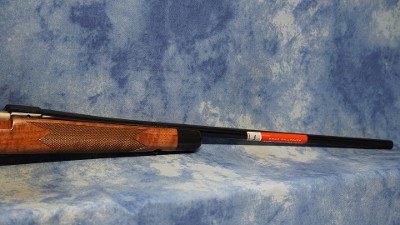 WINCHESTER 535203233 M70 SUPER GRADE 300 WIN MAG PARKWEST CASE COLOR - Image 5 of 17