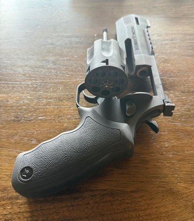 Taurus Raging Hunter 357 Magnum and Taurus Deluxe Revolver Carry Case - Image 5 of 11