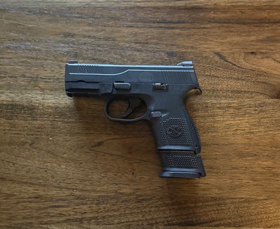 FNS 40 C - Image 2 of 9