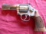 Smith & Wesson Model 686 Stainless steel Revolver - 1 of 6