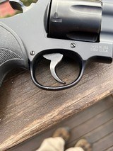 Smith & Wesson 329 Night Guard - 5 of 11