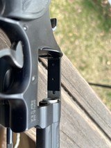 Smith & Wesson 329 Night Guard - 7 of 11