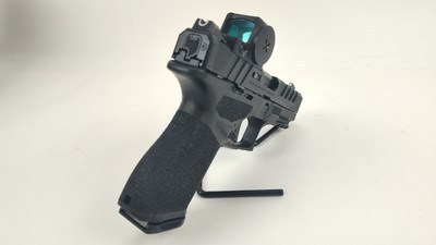 Springfield Armory Echelon™ 4.0C 9mm - 5 Mags - Vortex Venom Red Dot - Excellent Condition - Image 6 of 18