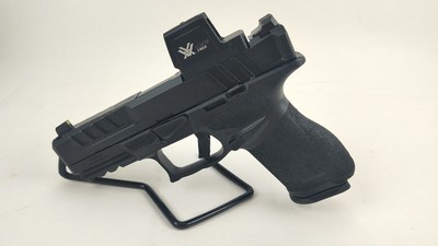Springfield Armory Echelon™ 4.0C 9mm - 5 Mags - Vortex Venom Red Dot - Excellent Condition - Image 4 of 18