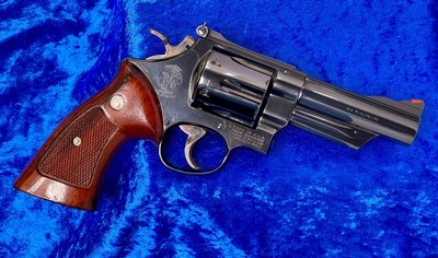 S&W M 29-2 44 Mag 4 inch barrel. - Image 3 of 10