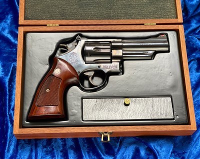 S&W M 29 2 44 Mag 4 inch barrel.