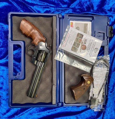 Colt Python 6