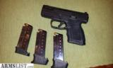 9MM WALTHER PPS W NIGHT SIGHTS & 4 MAGAZINES & CROSSBREED STYLE HOLSTER - 1 of 3
