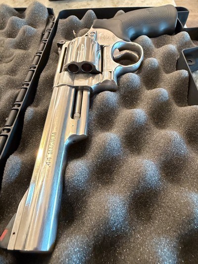 Smith and Wesson 629-6 - Image 2 of 3