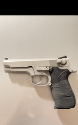 Smith & Wesson 3rd Gen 5906 w/ 3 mags, two holsters