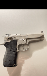 Smith & Wesson 3rd Gen 5906 w/ 3 mags, two holsters - 2 of 6