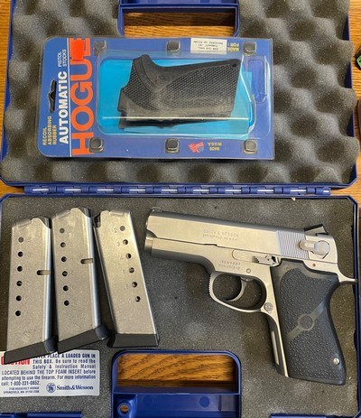 Smith & Wesson 4516-2 3rd Gen Stainless .45 ACP (3) mags - Image 1 of 8