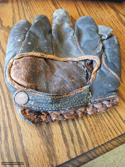 Vintage 19 teens or 20s Winchester ball glove