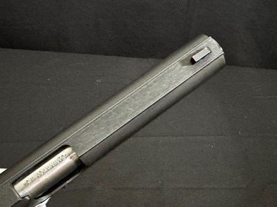 COLT DELTA GOLD CUP – 10MM – HIGH POLISH ROYAL BLUE – MATCHING NUMBERED BOX – FACTORY FIRED ONLY – CIRCA 1989–1990 – EXTREMELY RARE - Image 5 of 15