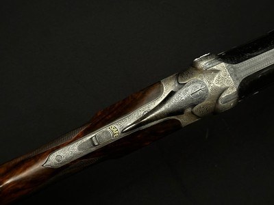 GREIFELT & SUHL NO. 1 – 20 GA – OVER/UNDER – FACTORY GAME SCENE ENGRAVING – PRE-WAR GERMAN SUHL GUILD GUN – EXHIBITION WALNUT – ROUND KNOB LONG TANG – - Image 4 of 23
