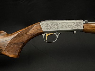 1979 Browning SA-22 Grade II Semi-Automatic Rifle – New Condition in Luggage Case | Deep Relief Engraving | Exceptional Collector Example - Image 3 of 19