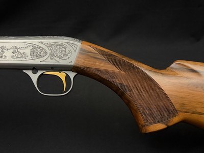 1979 Browning SA-22 Grade II Semi-Automatic Rifle – New Condition in Luggage Case | Deep Relief Engraving | Exceptional Collector Example - Image 9 of 19