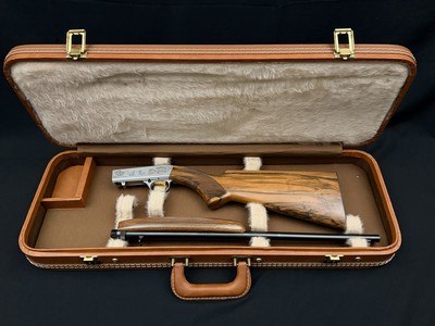 1979 Browning SA-22 Grade II Semi-Automatic Rifle – New Condition in Luggage Case | Deep Relief Engraving | Exceptional Collector Example - Image 19 of 19