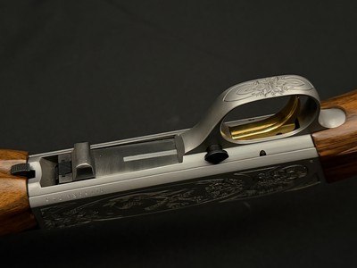 1979 Browning SA-22 Grade II Semi-Automatic Rifle – New Condition in Luggage Case | Deep Relief Engraving | Exceptional Collector Example - Image 16 of 19
