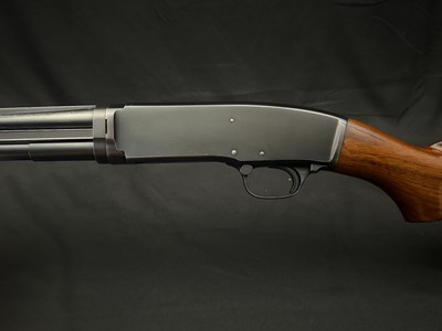 WINCHESTER MODEL 42 – 1940 MANUFACTURE – RARE 28-INCH SOLID RIB – FULL CHOKE – EXCELLENT ORIGINAL CONDITION - Image 12 of 19
