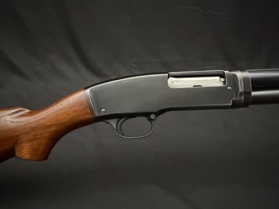 WINCHESTER MODEL 42 – 1940 MANUFACTURE – RARE 28-INCH SOLID RIB – FULL CHOKE – EXCELLENT ORIGINAL CONDITION - Image 5 of 19