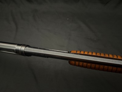 WINCHESTER MODEL 42 – 1940 MANUFACTURE – RARE 28-INCH SOLID RIB – FULL CHOKE – EXCELLENT ORIGINAL CONDITION - Image 10 of 19