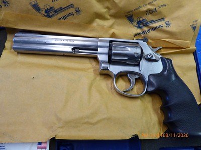 Very nice .22 Smith and Wesson 10 shot revolver - Image 1 of 7