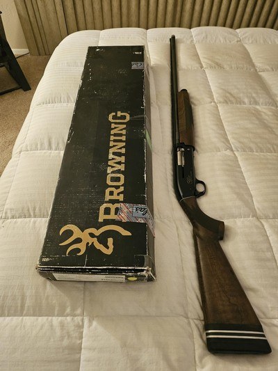 Browning Gold Sporting Clays Semi Auto 12 Gauge Shotgun