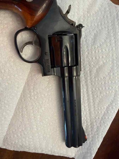 SMITH & WESSON MODEL 586-2 6