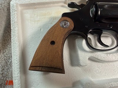 C1978 COLD DIAMONDBACK REVOLVER 2.5" BARREL 38 SPL W/BOX + PAPERS - Image 9 of 12