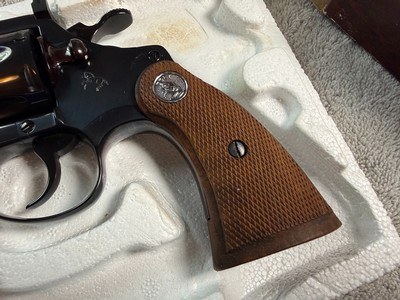 C1978 COLD DIAMONDBACK REVOLVER 2.5" BARREL 38 SPL W/BOX + PAPERS - Image 6 of 12