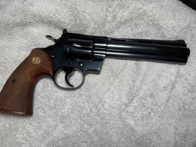 Gen 1 COLT PYTHON c1958 ORIGINAL GRIPS 4 DIGIT S/N REASONABLE OFFERS CONSIDERED C&R OK - Image 1 of 12