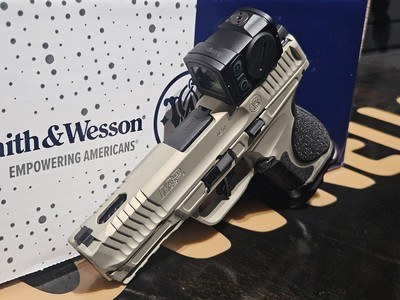 Spec SrsVI M&P M2.0 Metal 9mm 4"BBL (3)15RD Champagne Bundle - Image 5 of 8