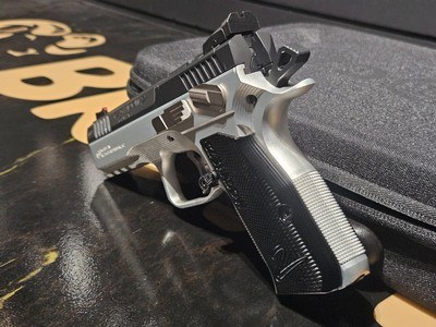 CZ Shadow 2 Compact Cambered in 9x19 - Image 4 of 7