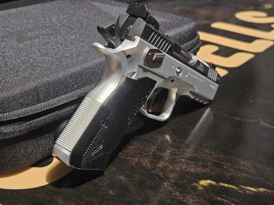 CZ Shadow 2 Compact Cambered in 9x19 - Image 6 of 7