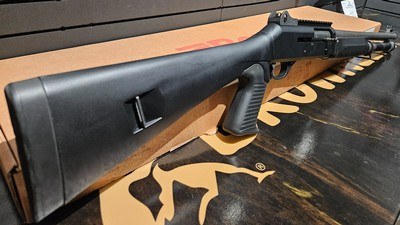 Benelli M4 12 Gauge - Image 5 of 6