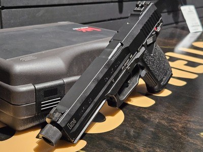 Heckler & Koch Mark 23 .45 ACP - Image 3 of 7
