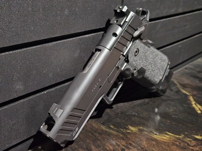 Springfield Prodigy 9mm 4.25in Barrel Comped - Image 3 of 7