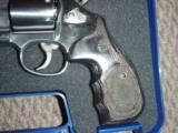 Smith and Wesson S&W
model 686 Talo
357mag revolver. - 4 of 6