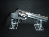 Quality Smith & Wesson 357 mag 38spl 6in Polished Stainless Comfort Grip - 5 of 9